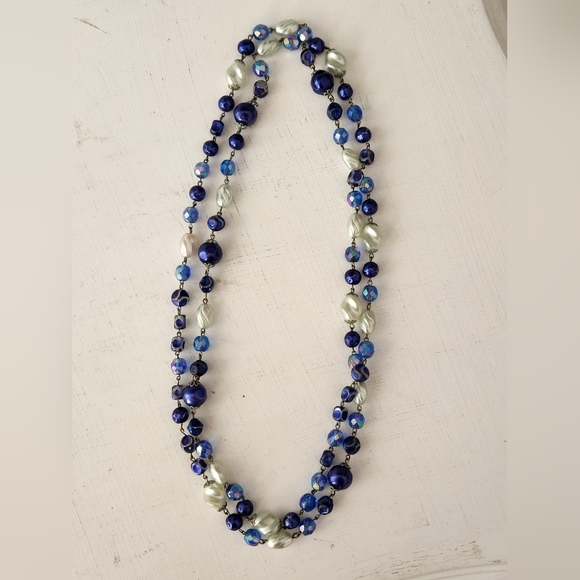 Unknown Jewelry - Blue Beaded Single Strabd Necklace 22" Long